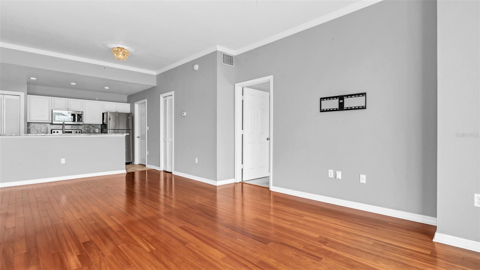 Listing photo id 9 for 700 Harbour Island Boulevard 311