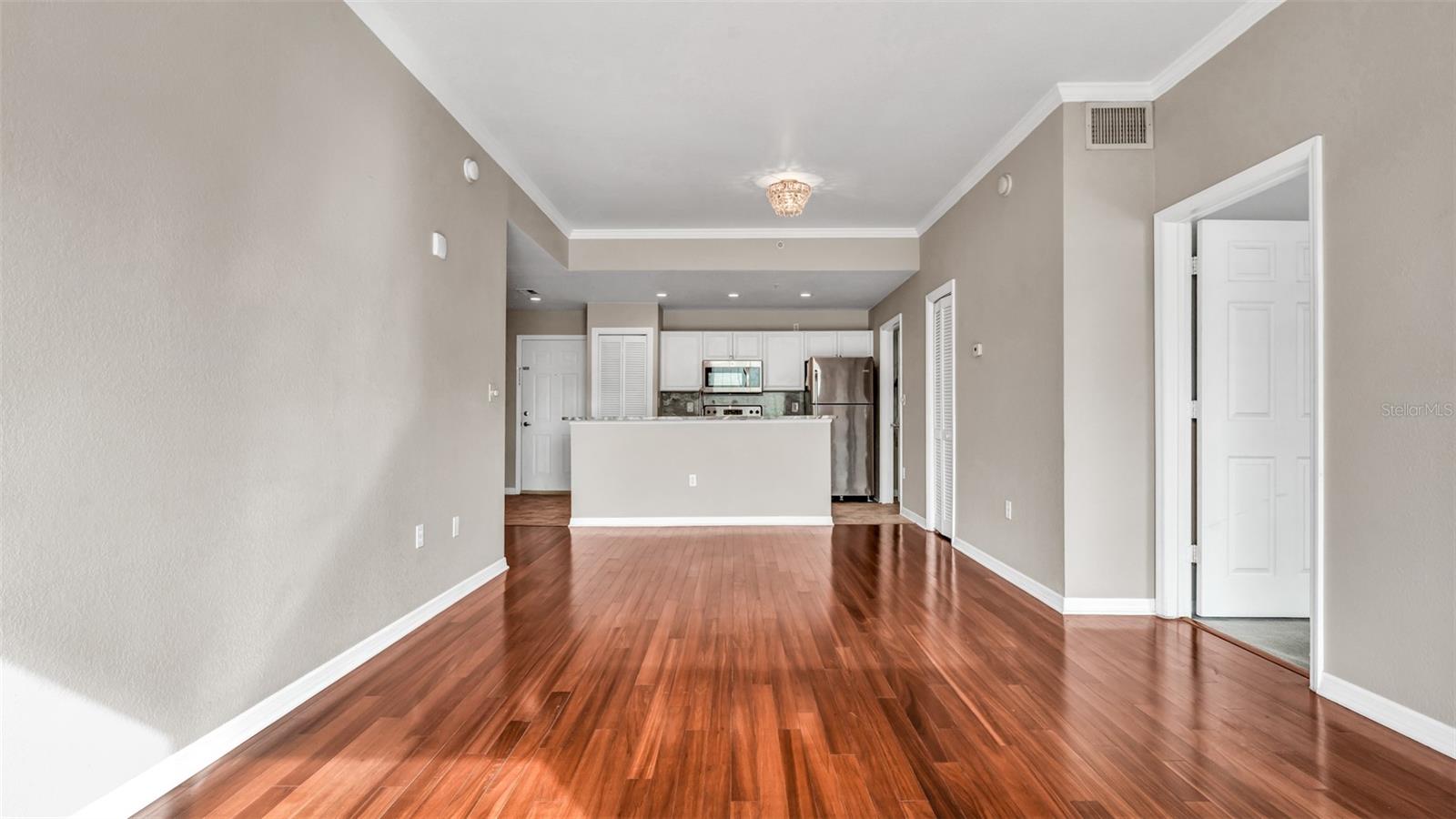 Listing photo id 10 for 700 Harbour Island Boulevard 311