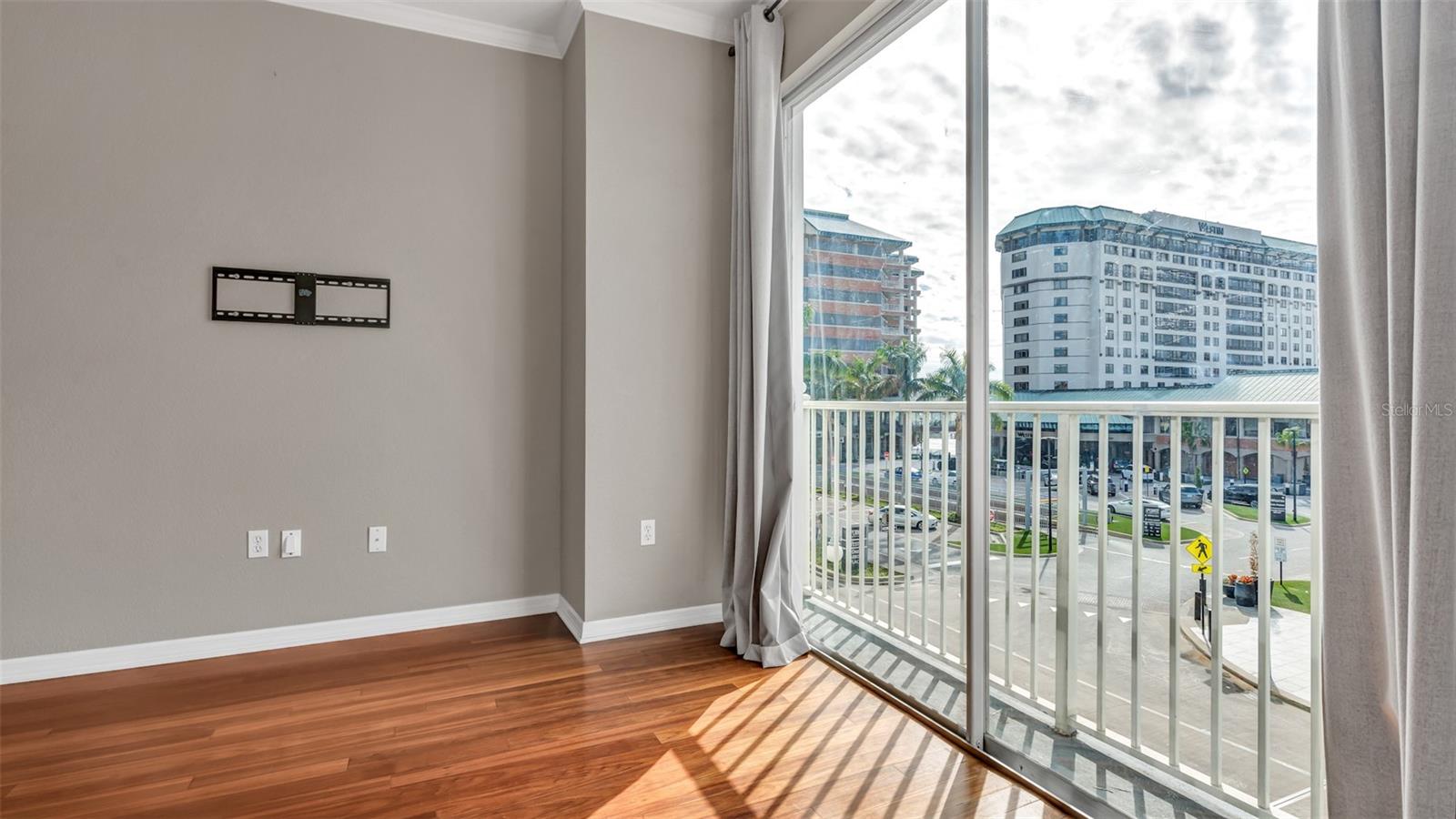 Listing photo id 11 for 700 Harbour Island Boulevard 311