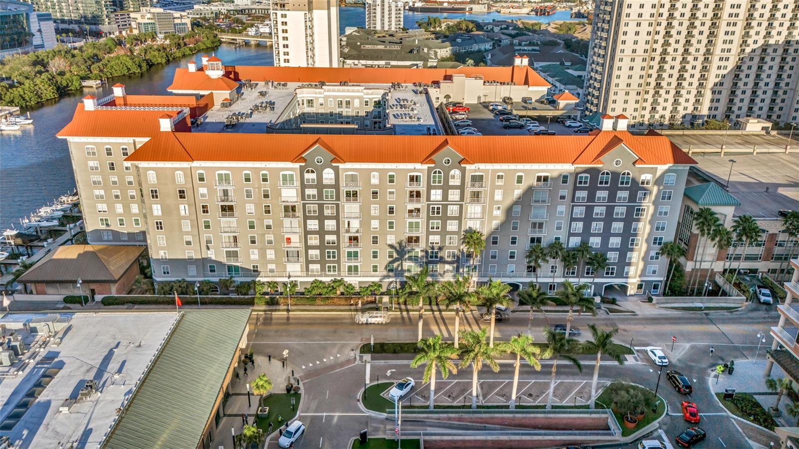 Listing photo id 0 for 700 Harbour Island Boulevard 311