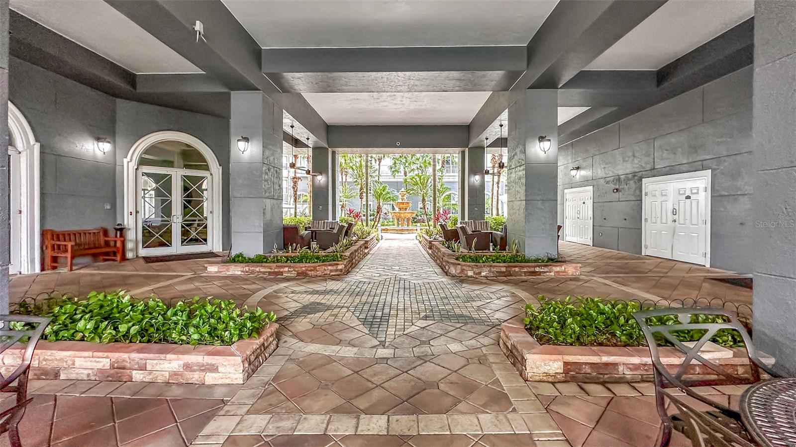 Listing photo id 34 for 700 Harbour Island Boulevard 311