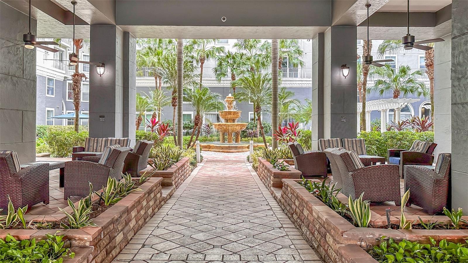 Listing photo id 35 for 700 Harbour Island Boulevard 311
