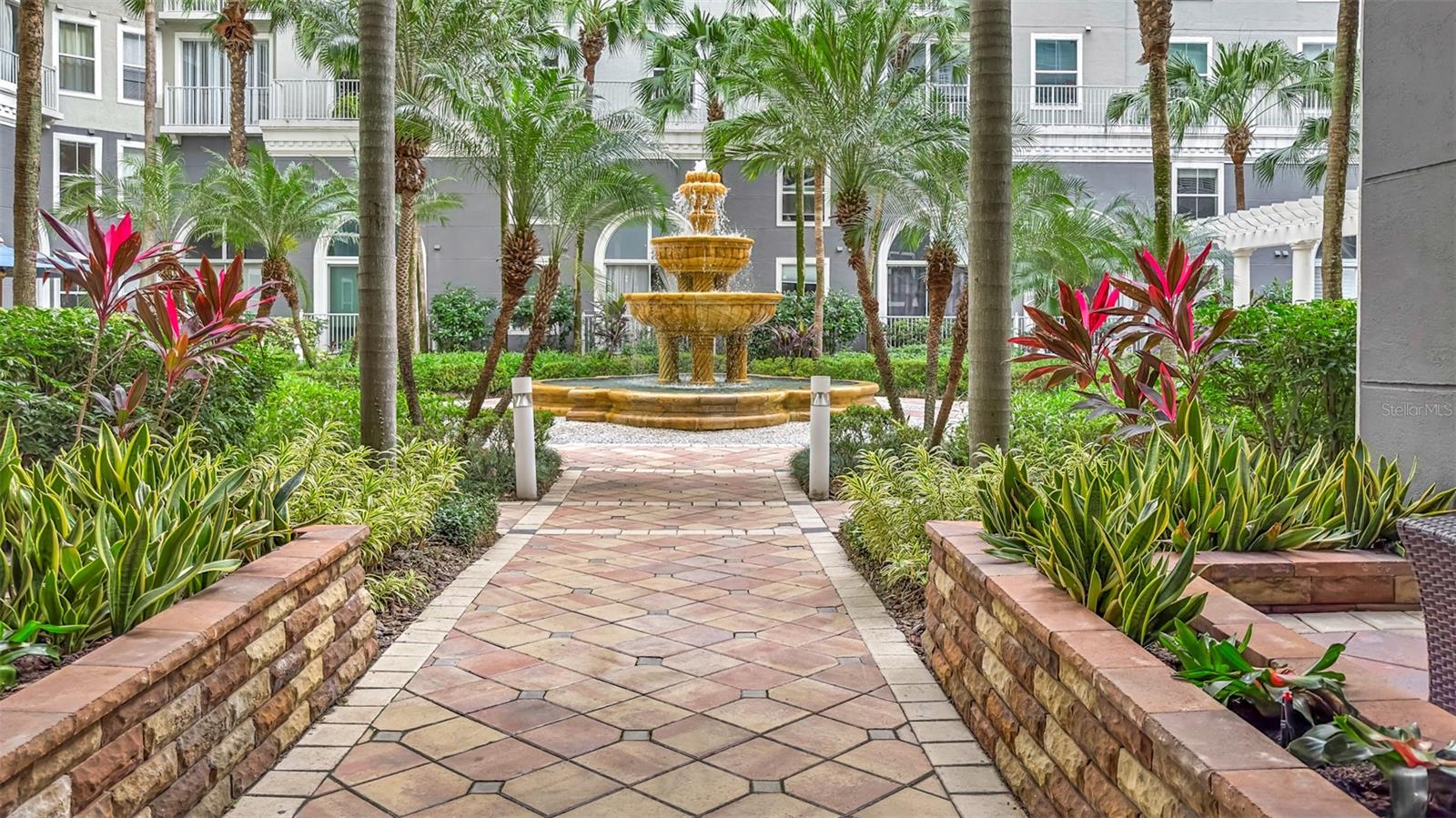 Listing photo id 37 for 700 Harbour Island Boulevard 311