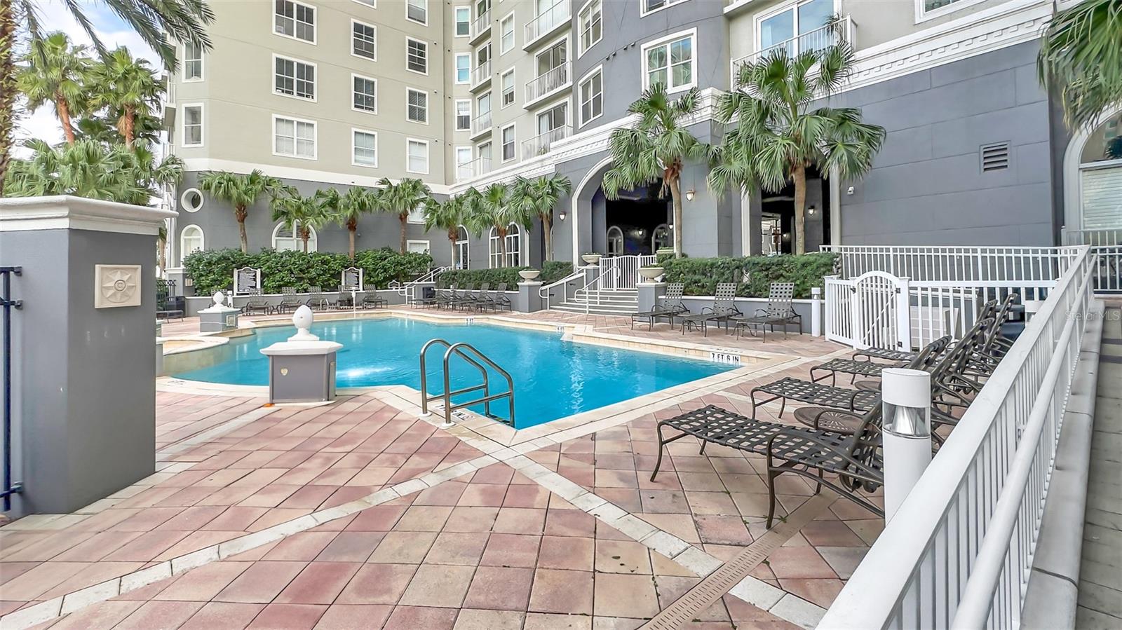 Listing photo id 42 for 700 Harbour Island Boulevard 311