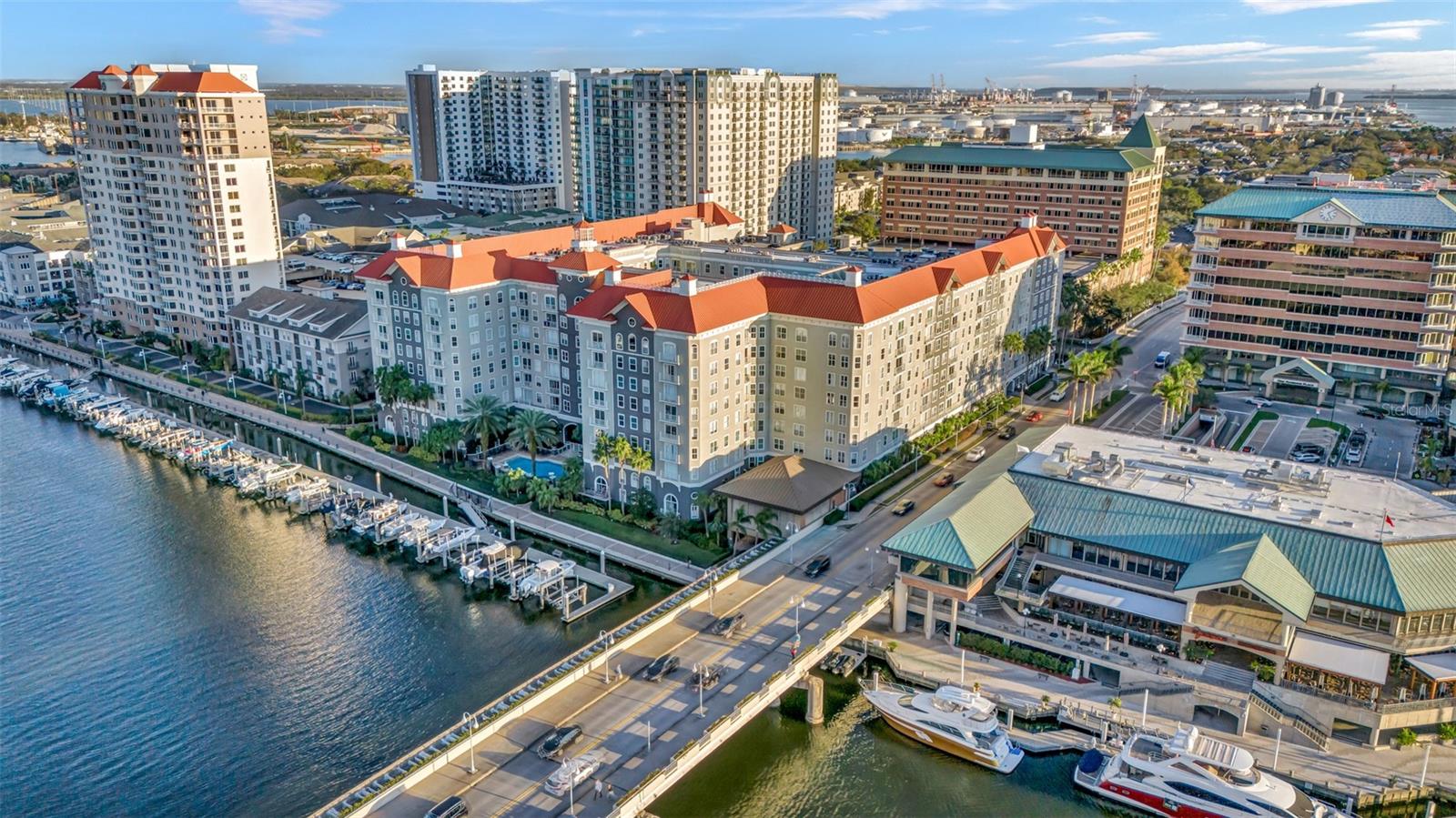 Listing photo id 47 for 700 Harbour Island Boulevard 311