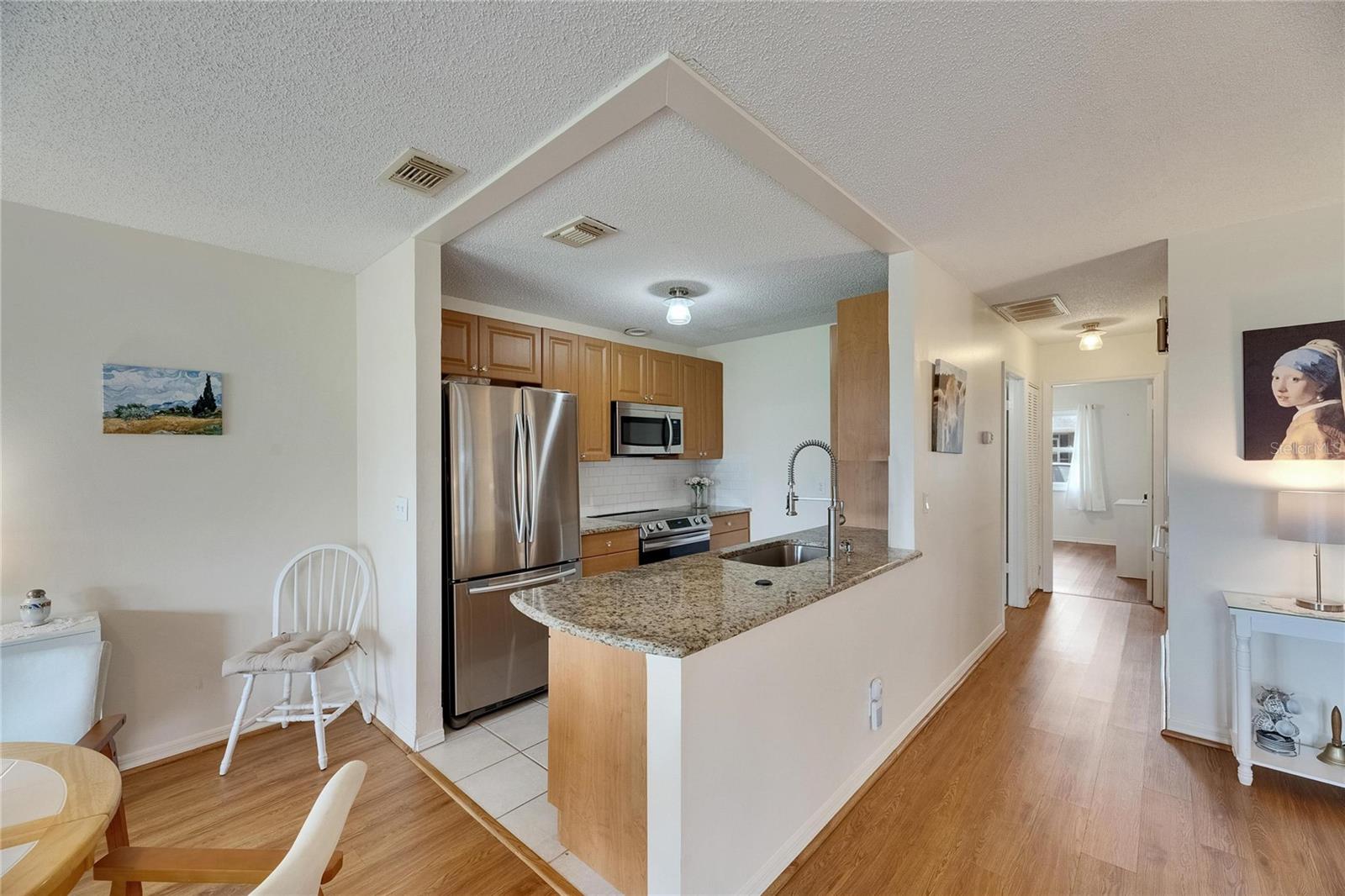 Image 12 of 41 For 123 Glendower Circle 123