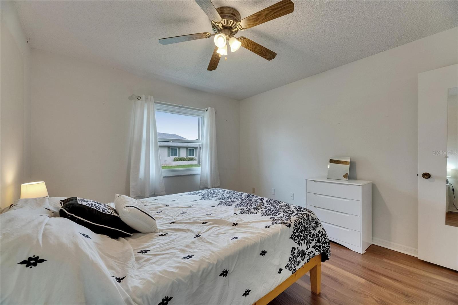 Image 22 of 41 For 123 Glendower Circle 123