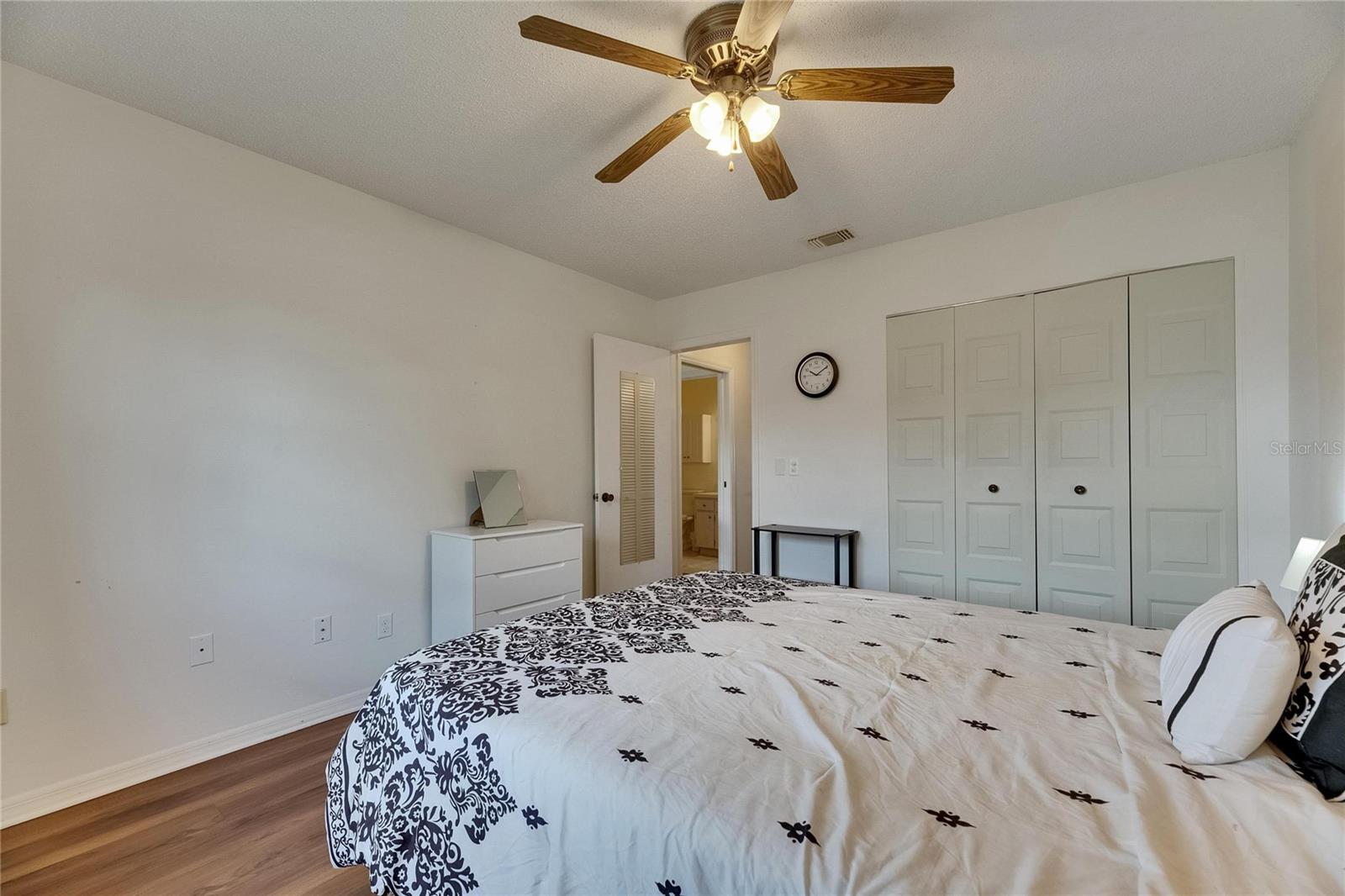 Image 23 of 41 For 123 Glendower Circle 123