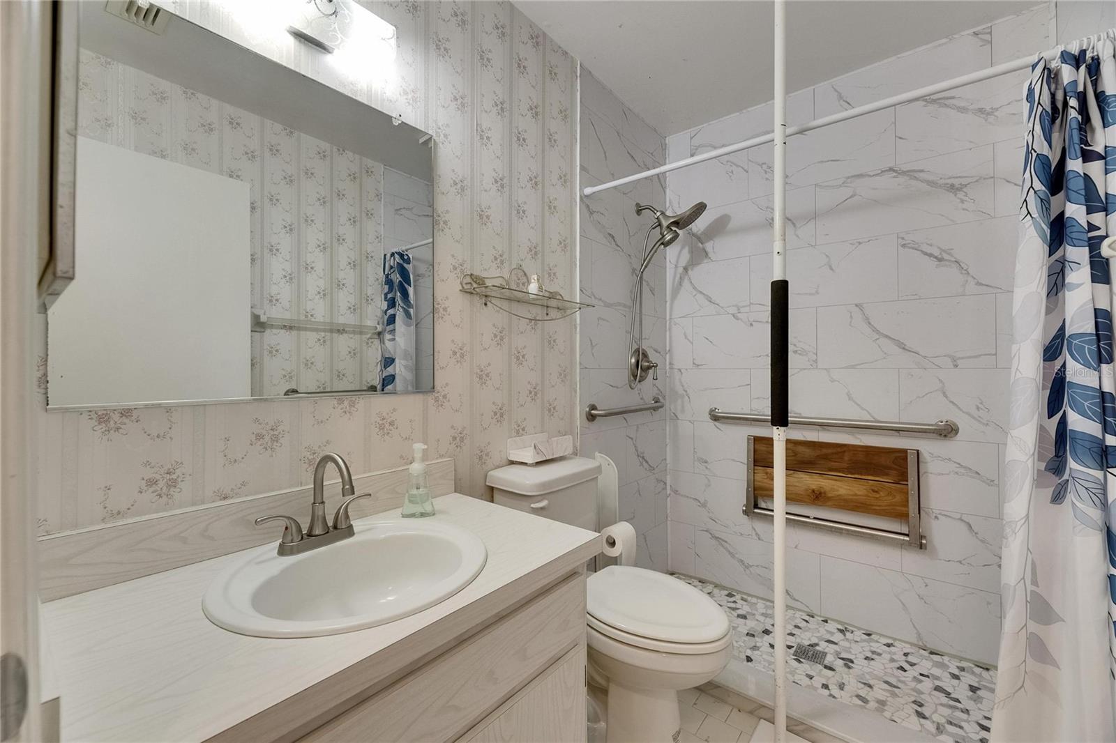 Image 25 of 41 For 123 Glendower Circle 123