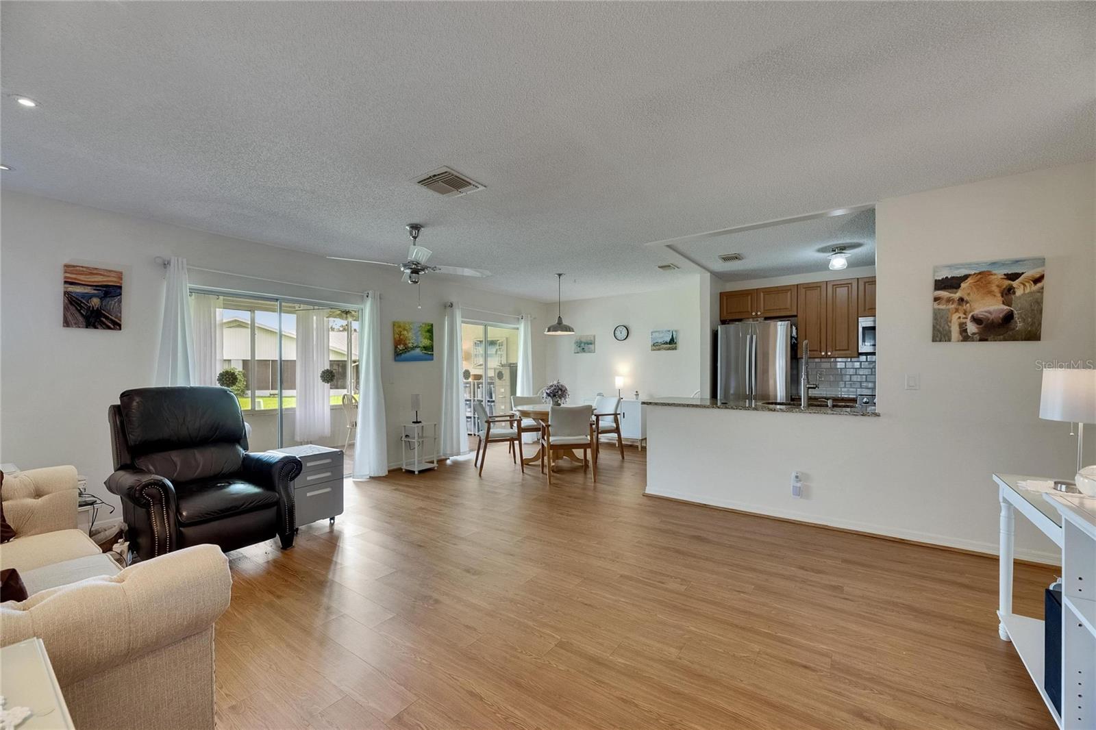 Image 4 of 41 For 123 Glendower Circle 123