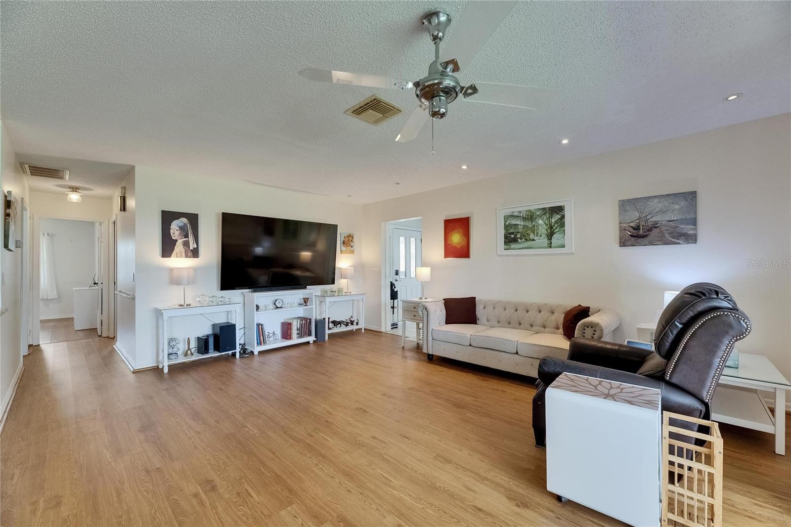 Image 6 of 41 For 123 Glendower Circle 123