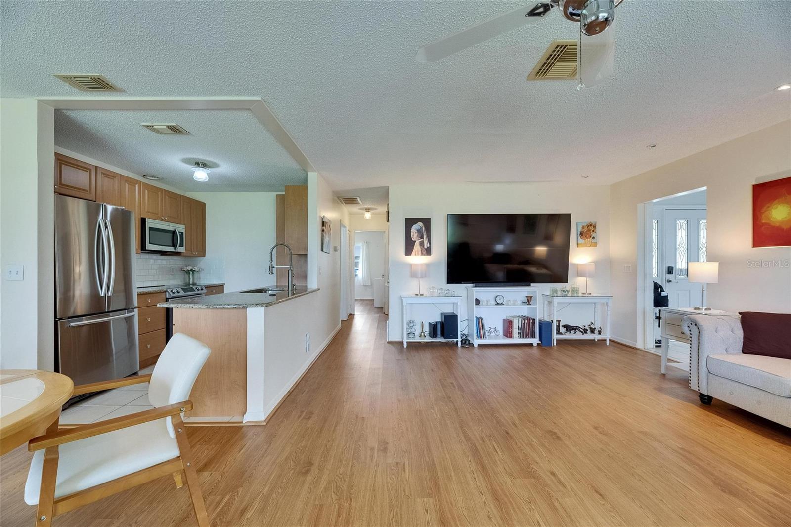 Image 9 of 41 For 123 Glendower Circle 123