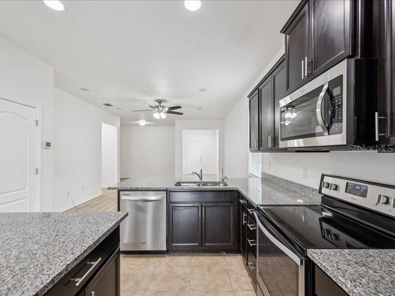 Image 11 of 68 For 1325 Custer Bayou Street