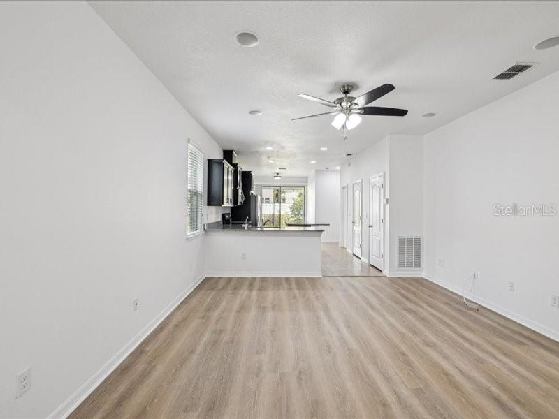 Image 4 of 68 For 1325 Custer Bayou Street