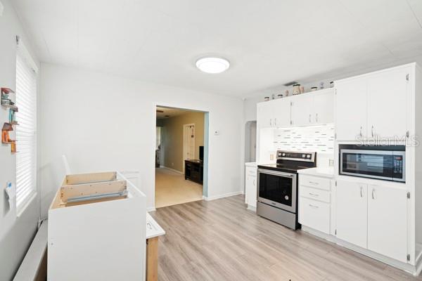 Listing photo id 8 for 5608 River Shore Drive