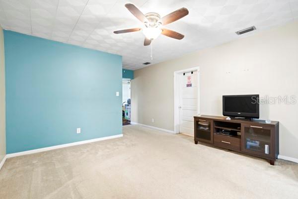 Listing photo id 3 for 5608 River Shore Drive