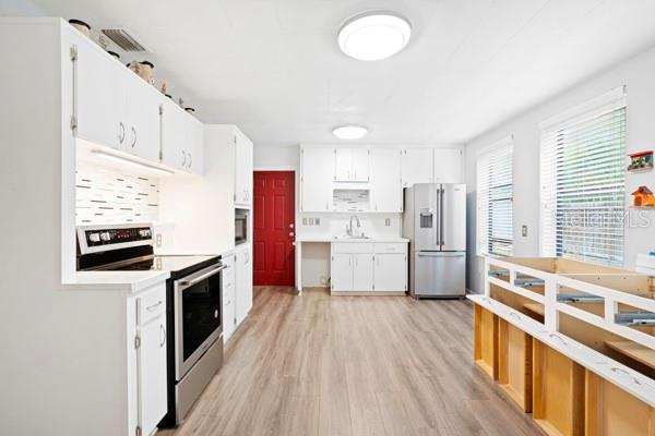 Listing photo id 5 for 5608 River Shore Drive
