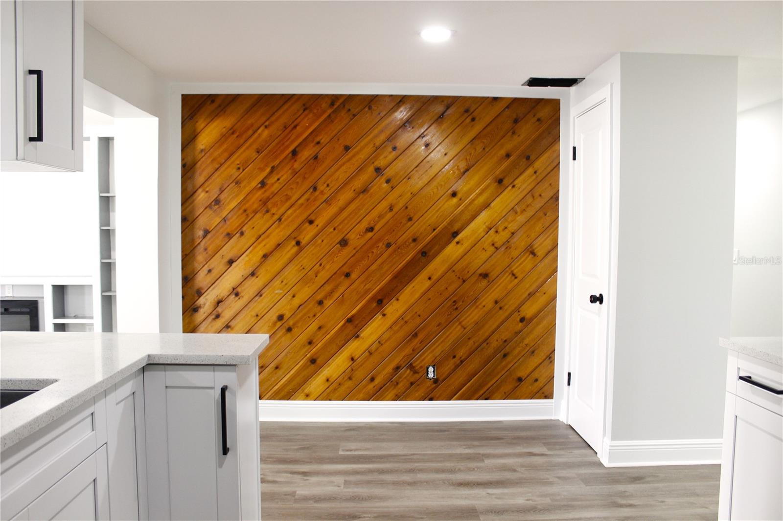 Image 11 of 50 For 7909 Woodgrove Circle