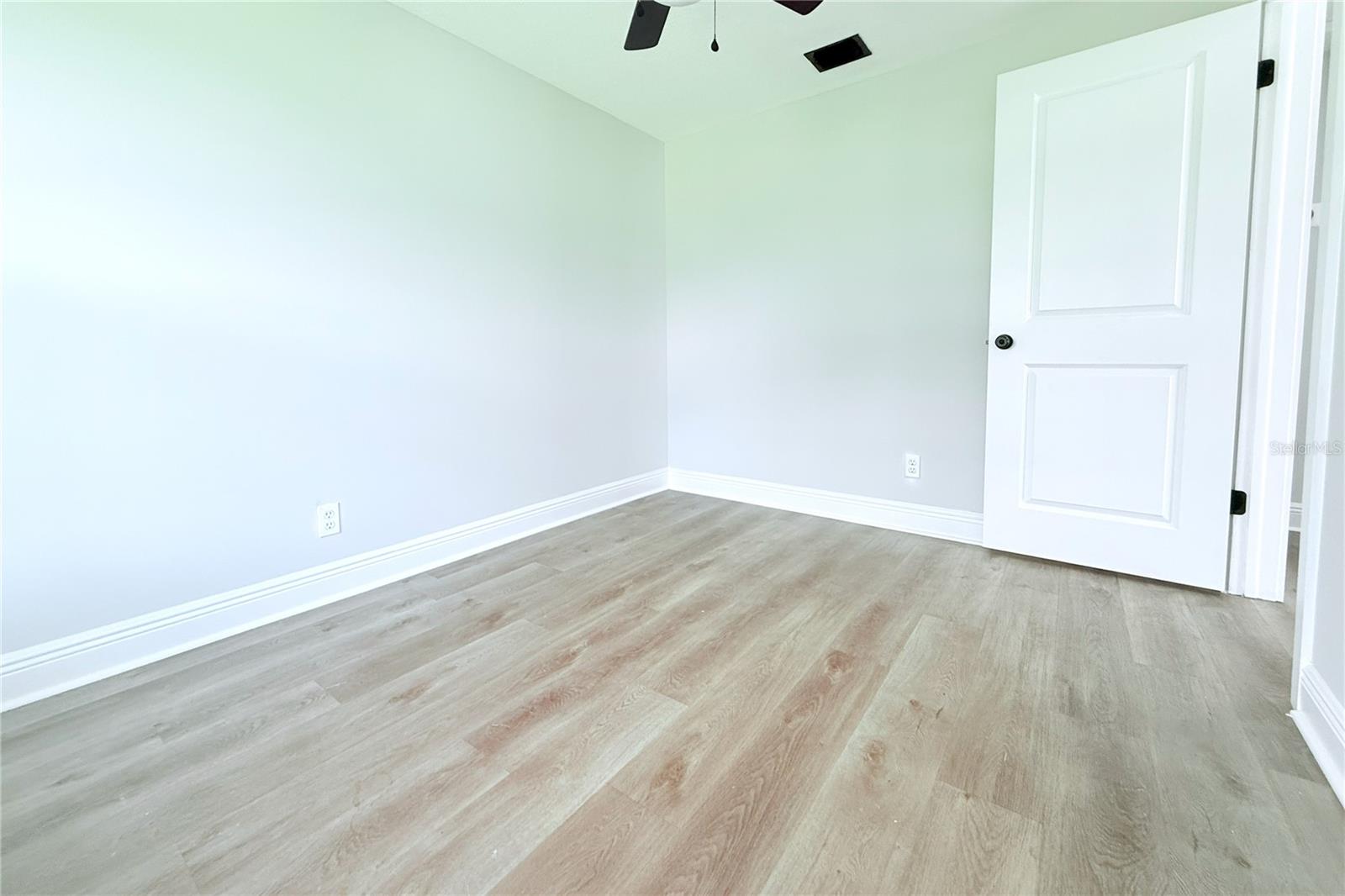 Image 23 of 50 For 7909 Woodgrove Circle