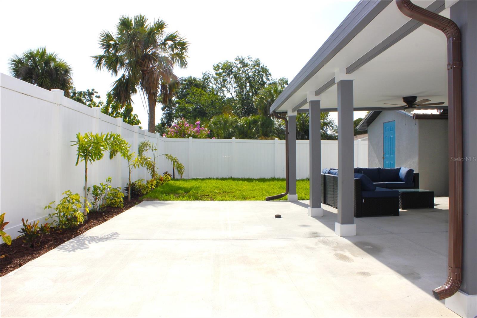 Image 37 of 50 For 7909 Woodgrove Circle