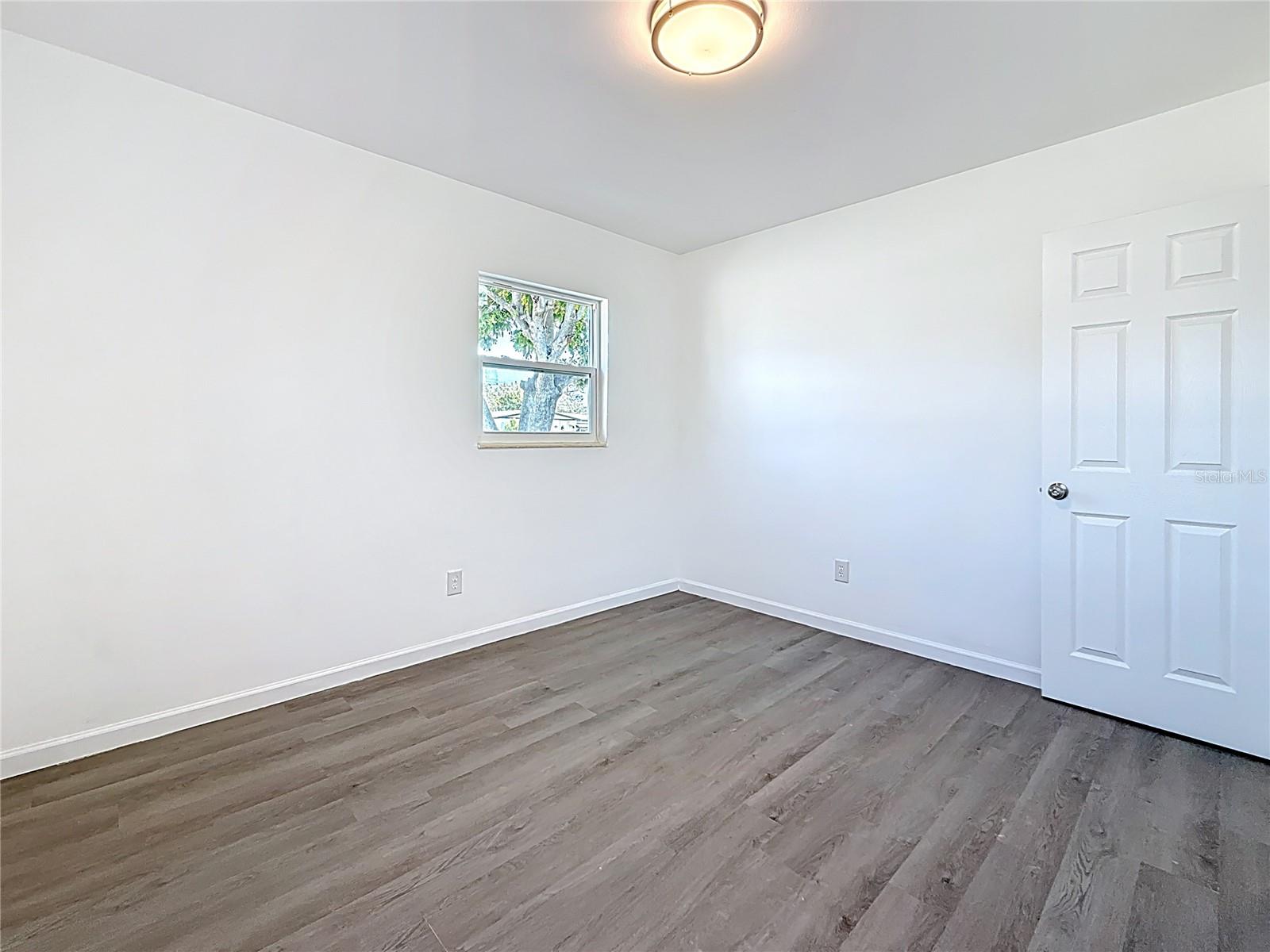 Image 33 of 57 For 4716 Town N Country Boulevard