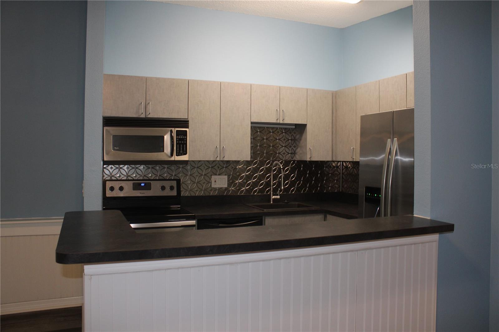 Image 8 of 20 For 3295 Fox Chase Circle N 205