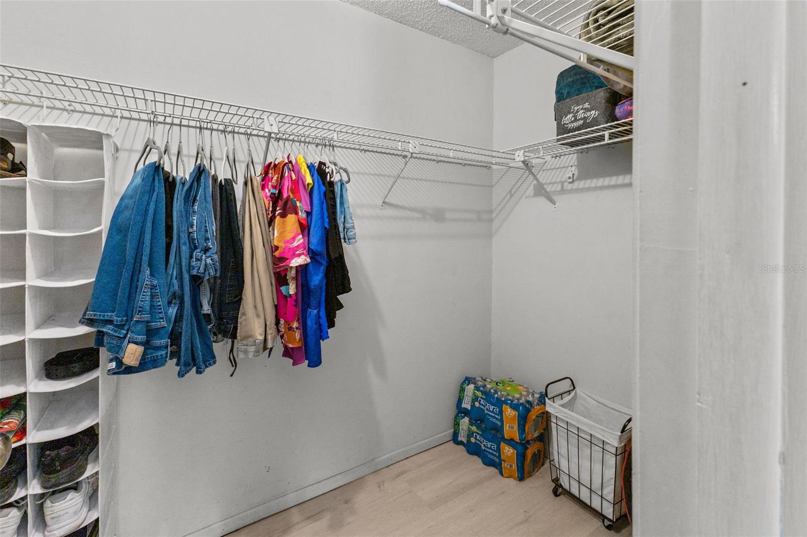Listing photo id 11 for 2240 Pinewood Villas Drive