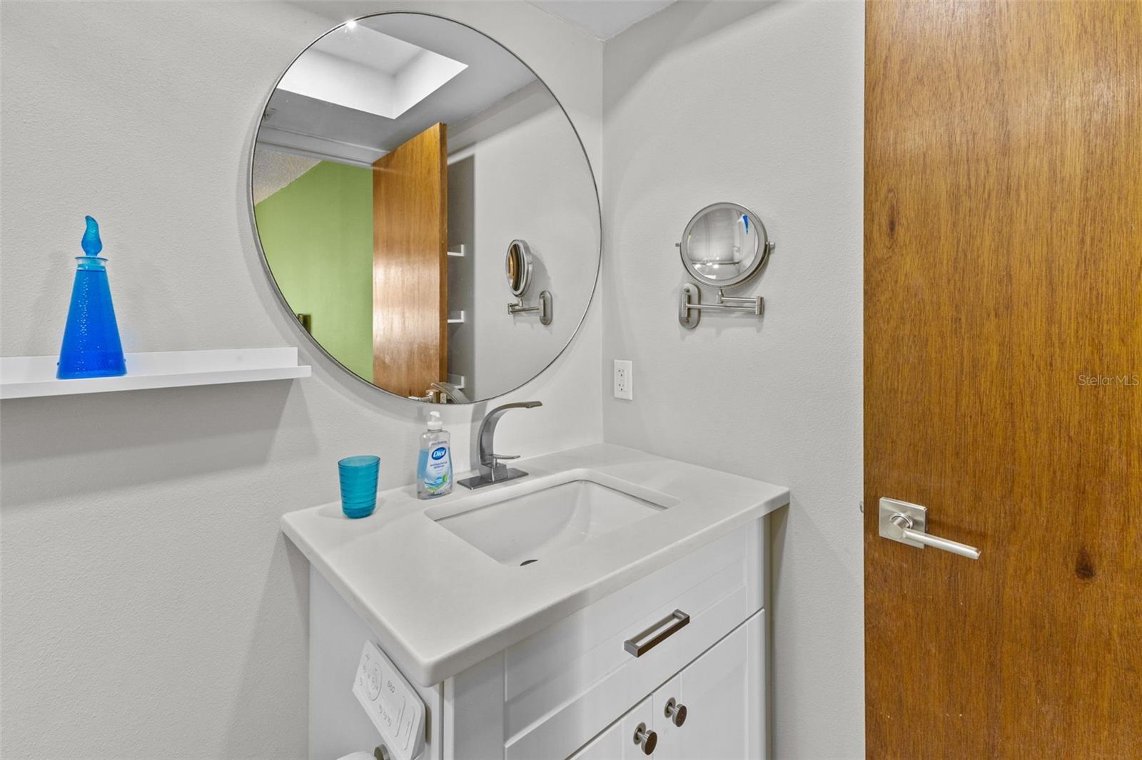 Listing photo id 14 for 2240 Pinewood Villas Drive