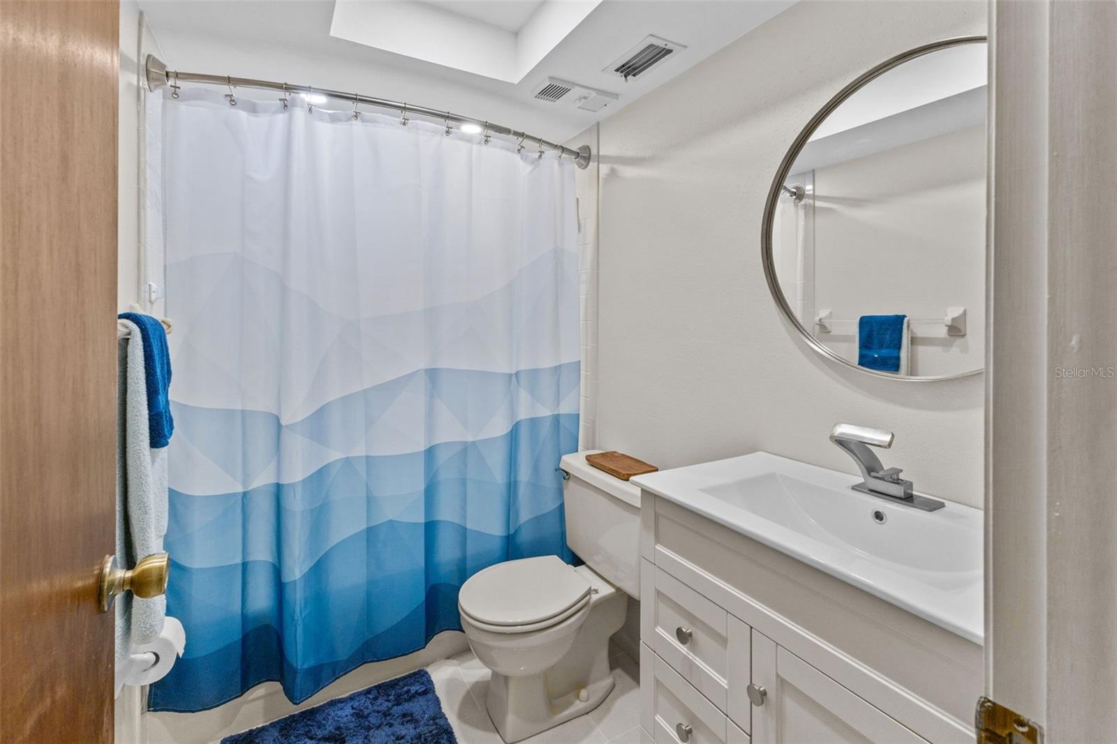 Listing photo id 17 for 2240 Pinewood Villas Drive