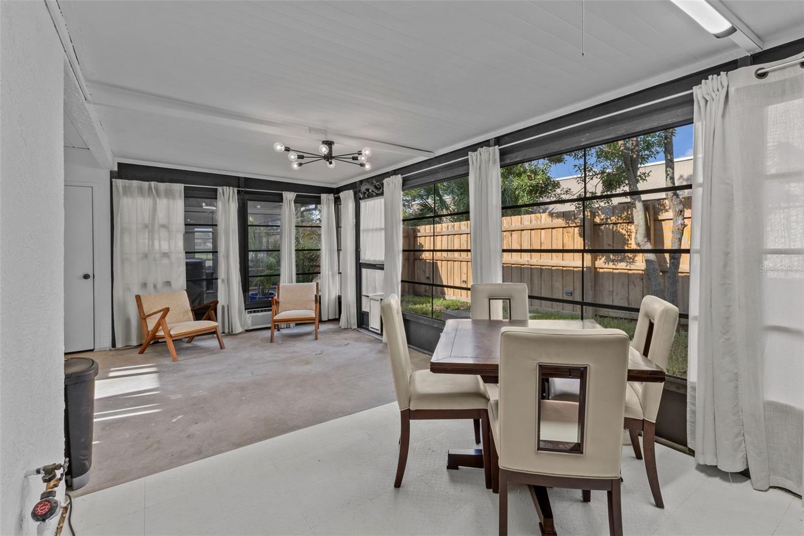 Listing photo id 20 for 2240 Pinewood Villas Drive