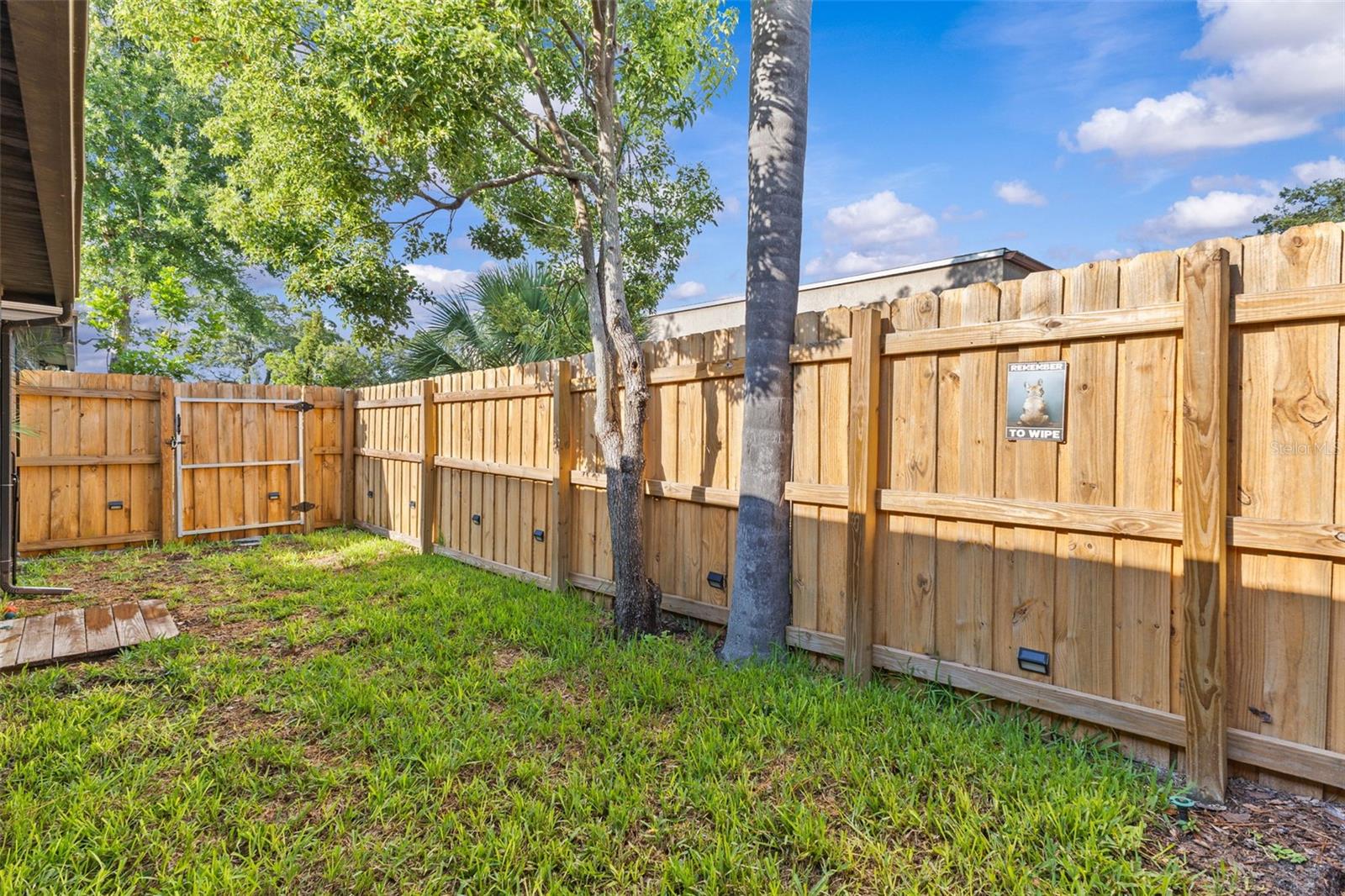 Listing photo id 22 for 2240 Pinewood Villas Drive