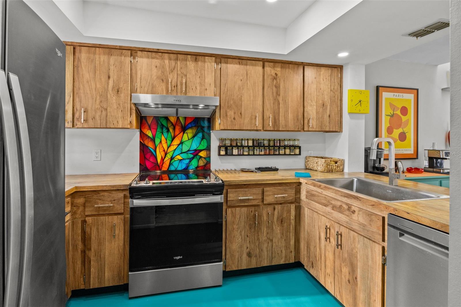Listing photo id 2 for 2240 Pinewood Villas Drive