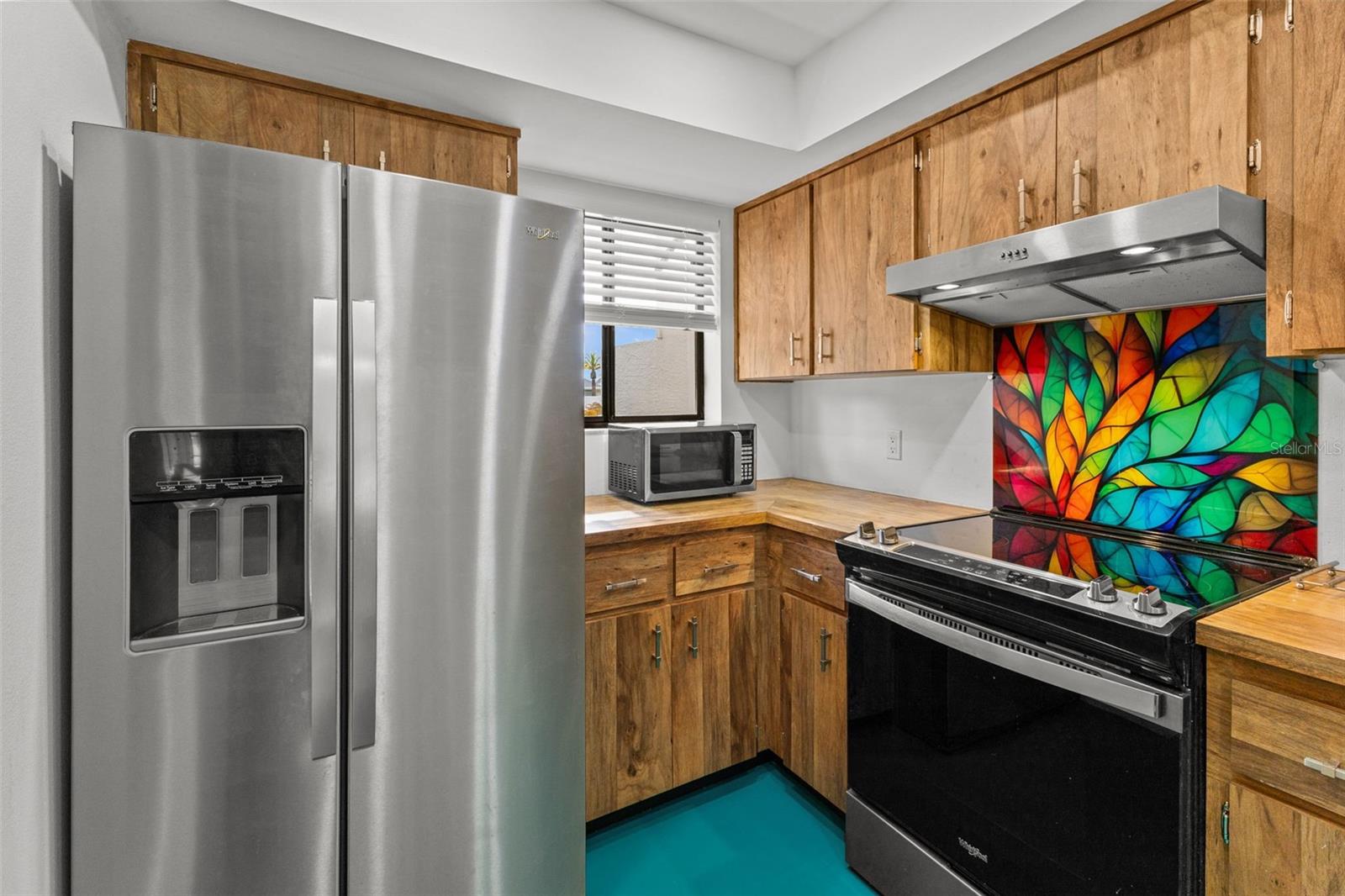 Listing photo id 3 for 2240 Pinewood Villas Drive