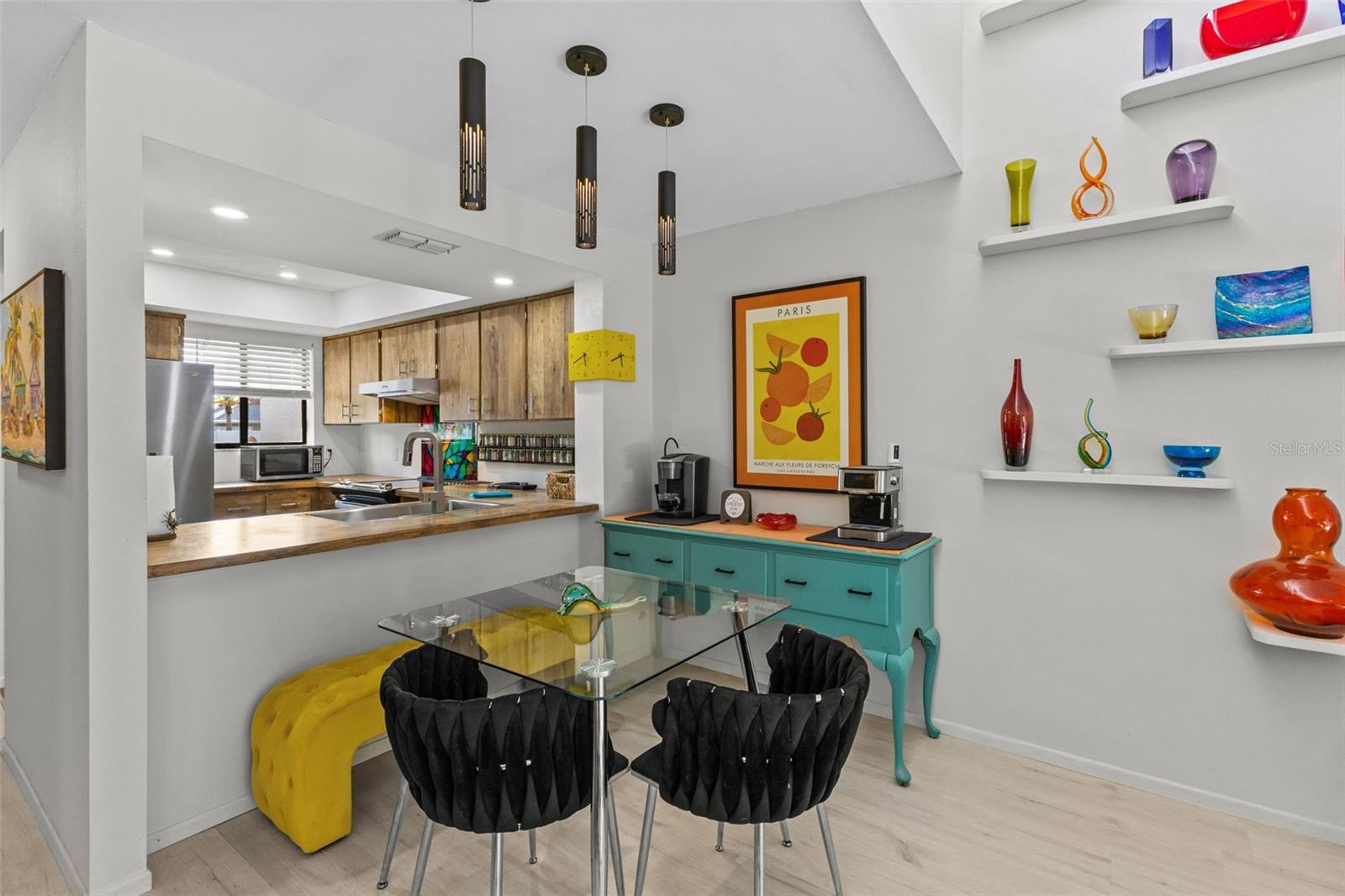 Listing photo id 5 for 2240 Pinewood Villas Drive