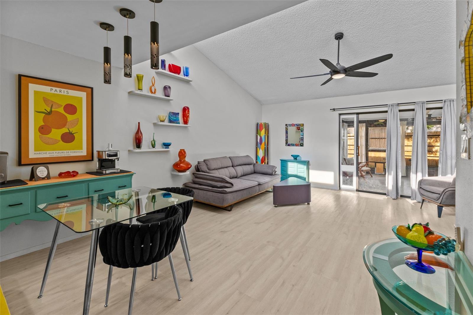 Listing photo id 6 for 2240 Pinewood Villas Drive