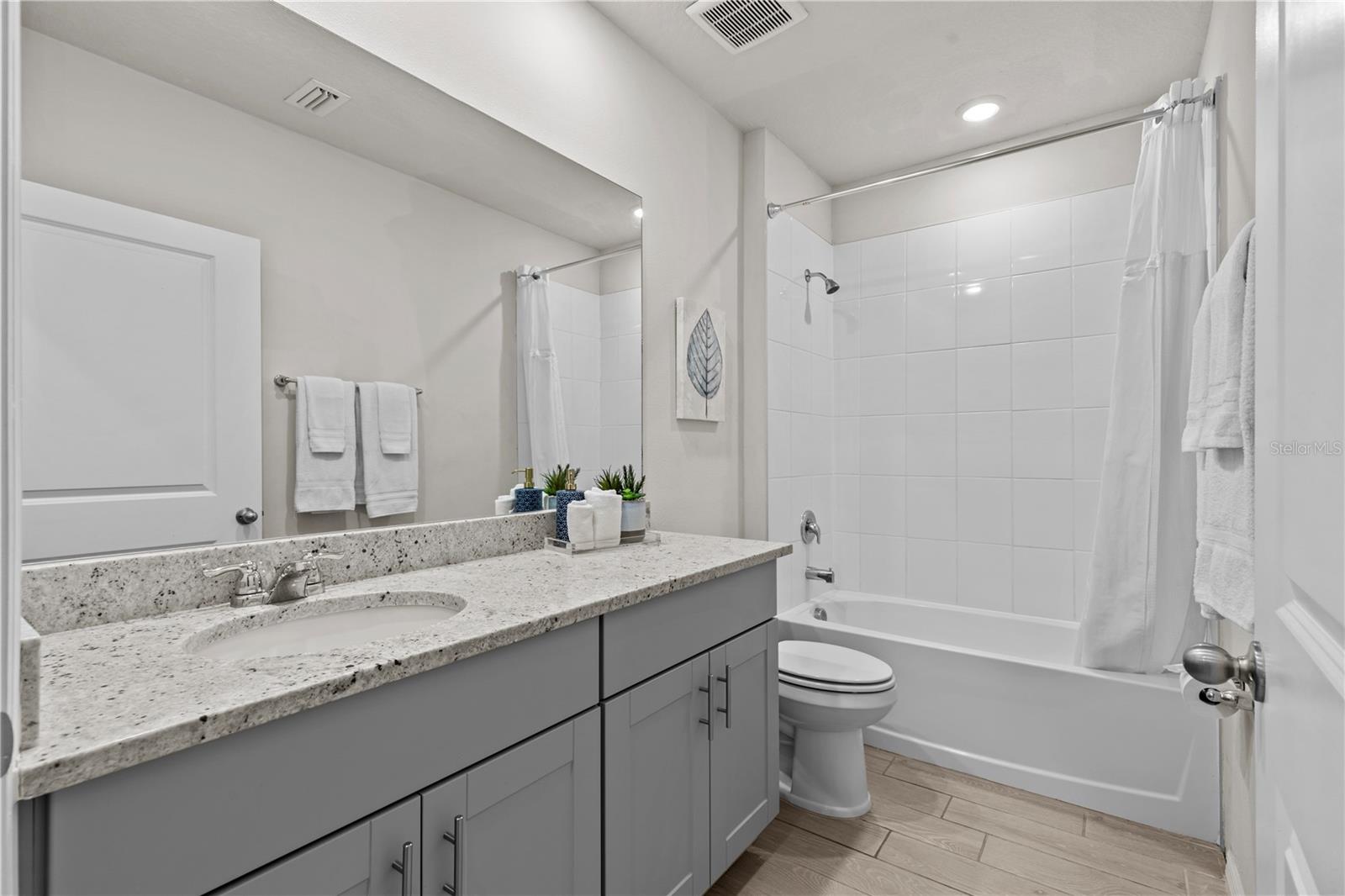 Image 28 of 39 For 12277 Spring Hill Drive