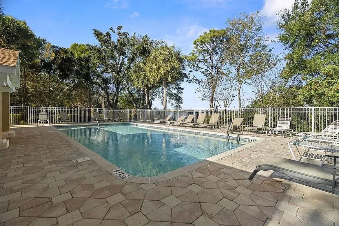 Image 35 of 40 For 510 Spring Lake Circle