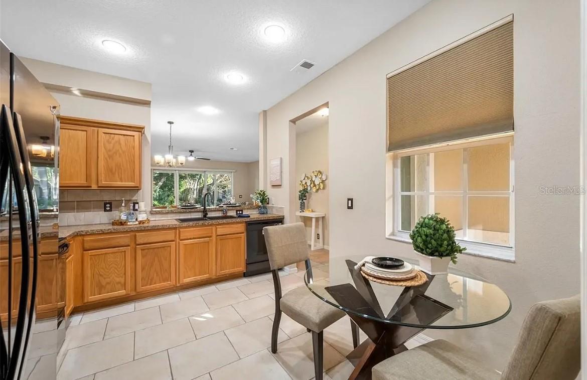 Image 4 of 40 For 510 Spring Lake Circle