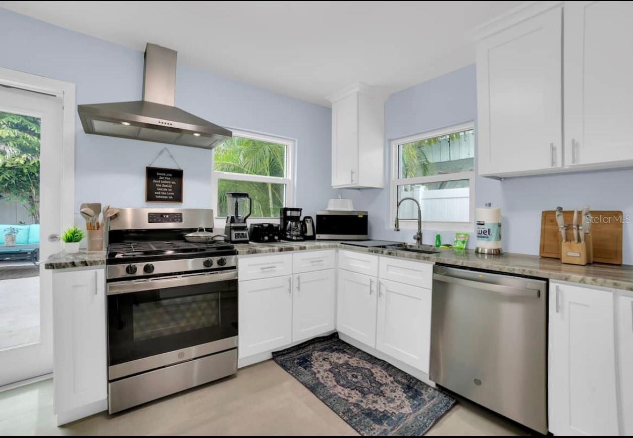 Image 13 of 19 For 1210 Bay Palm Boulevard