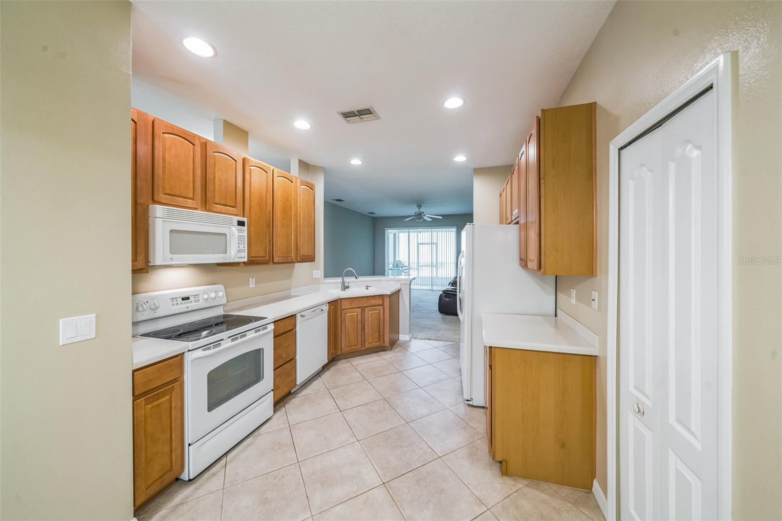 Image 14 of 66 For 2925 Dayton Drive