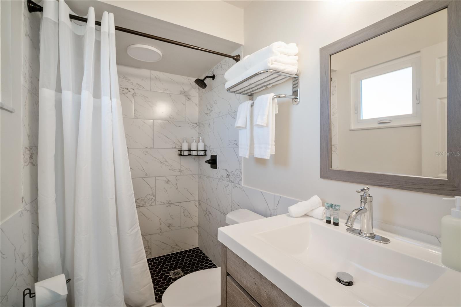 Image 11 of 45 For 8425 Flagstone Drive