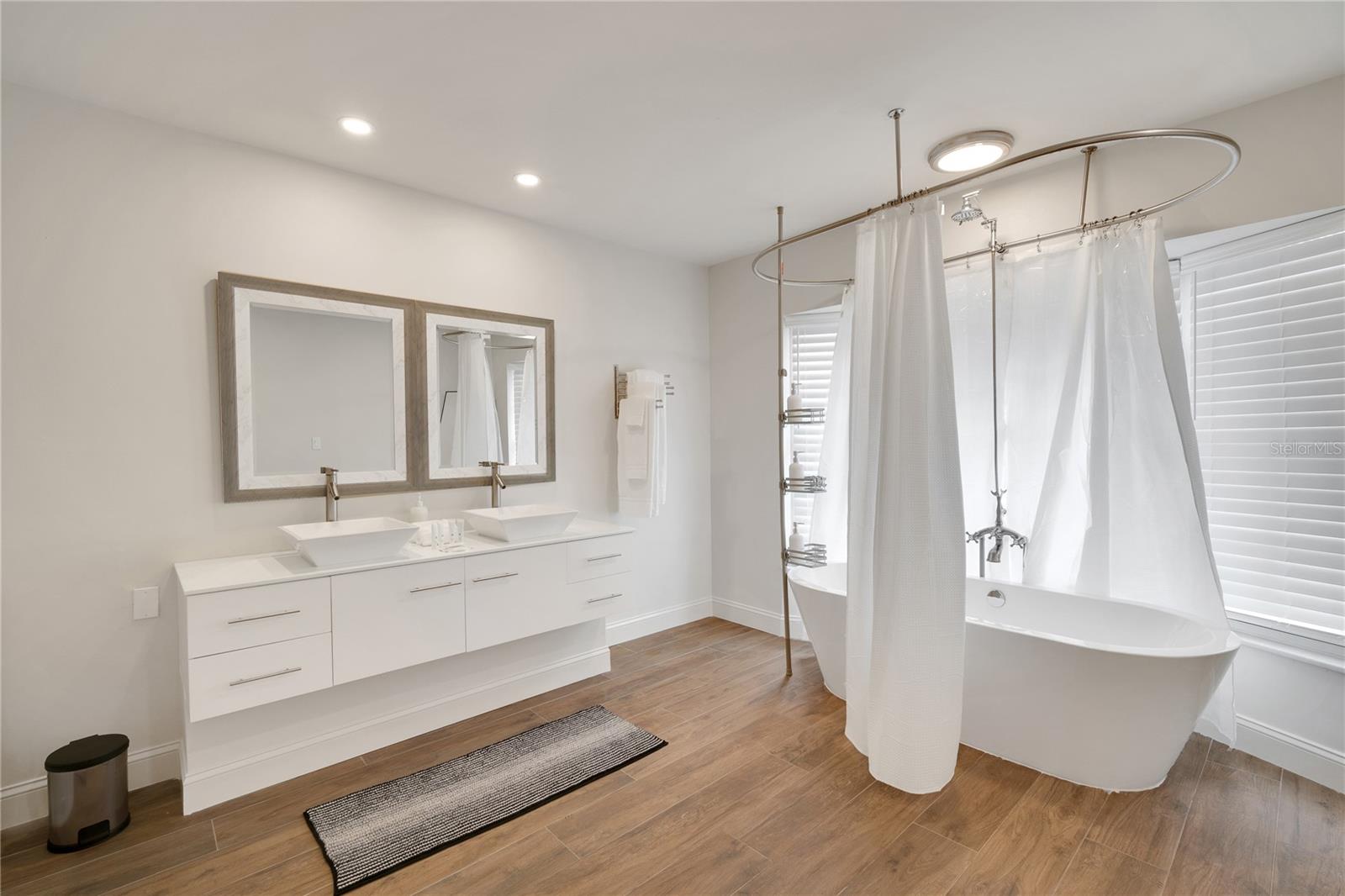 Image 12 of 45 For 8425 Flagstone Drive