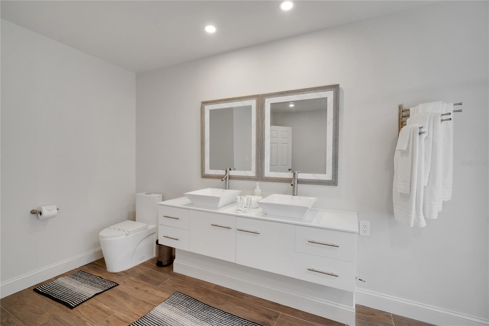 Image 13 of 45 For 8425 Flagstone Drive