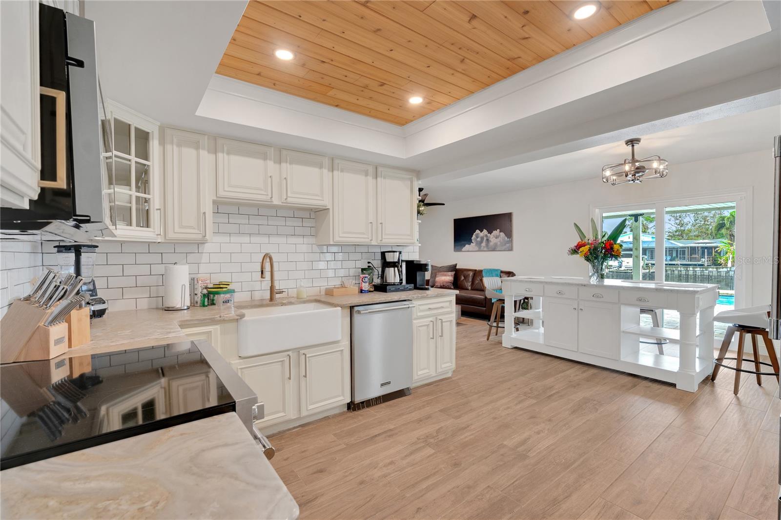 Image 5 of 45 For 8425 Flagstone Drive