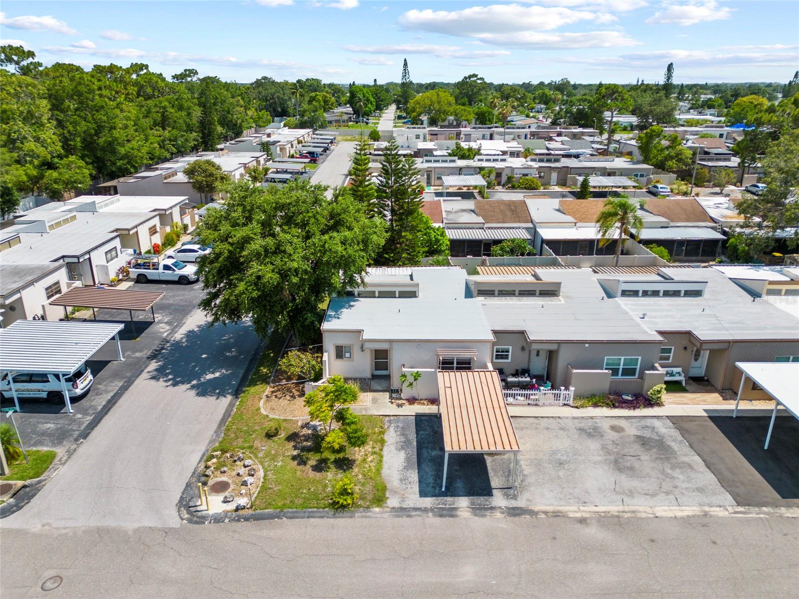 Listing photo id 0 for 4326 Fern Glen Street