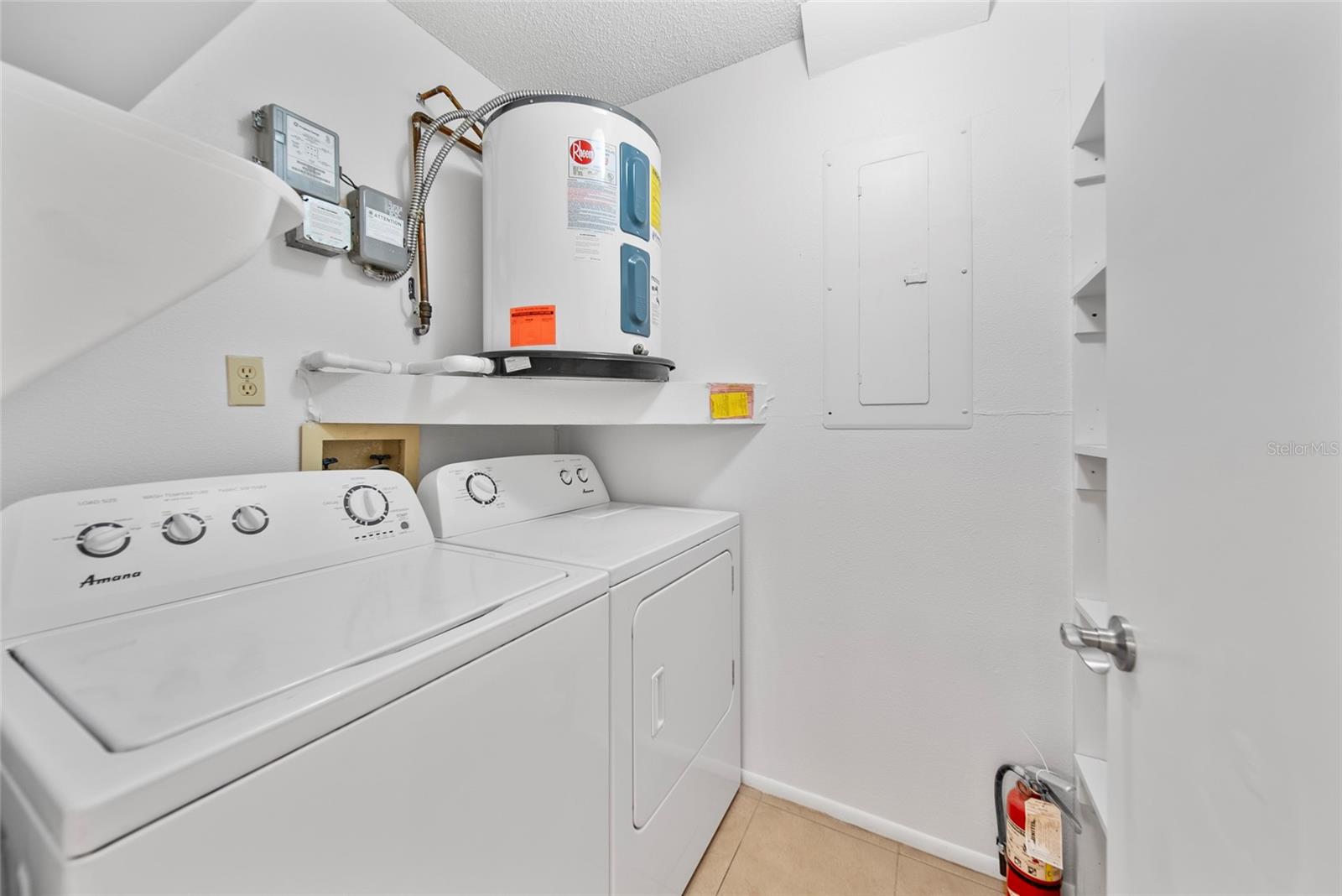 Listing photo id 19 for 4326 Fern Glen Street