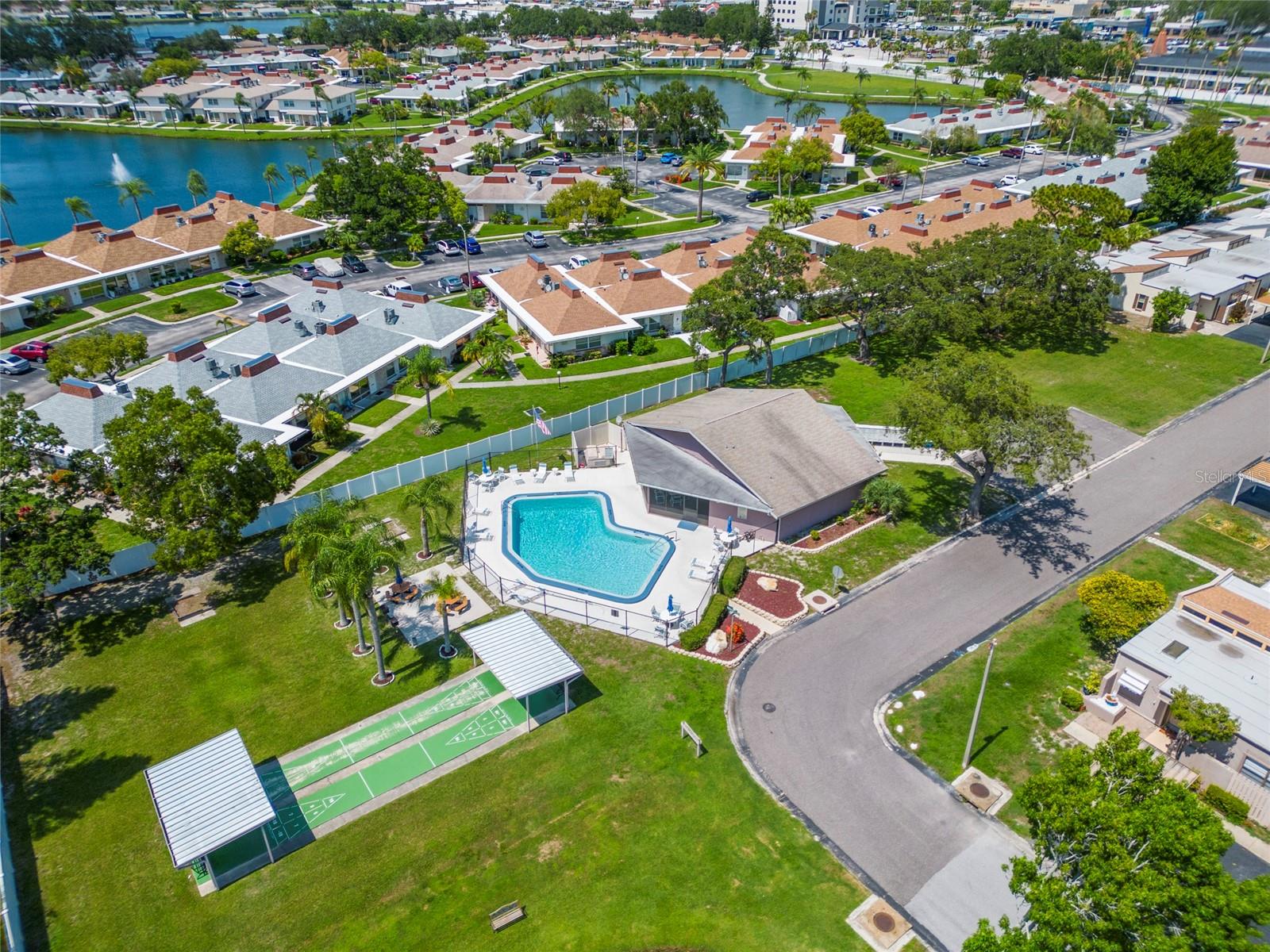 Listing photo id 24 for 4326 Fern Glen Street