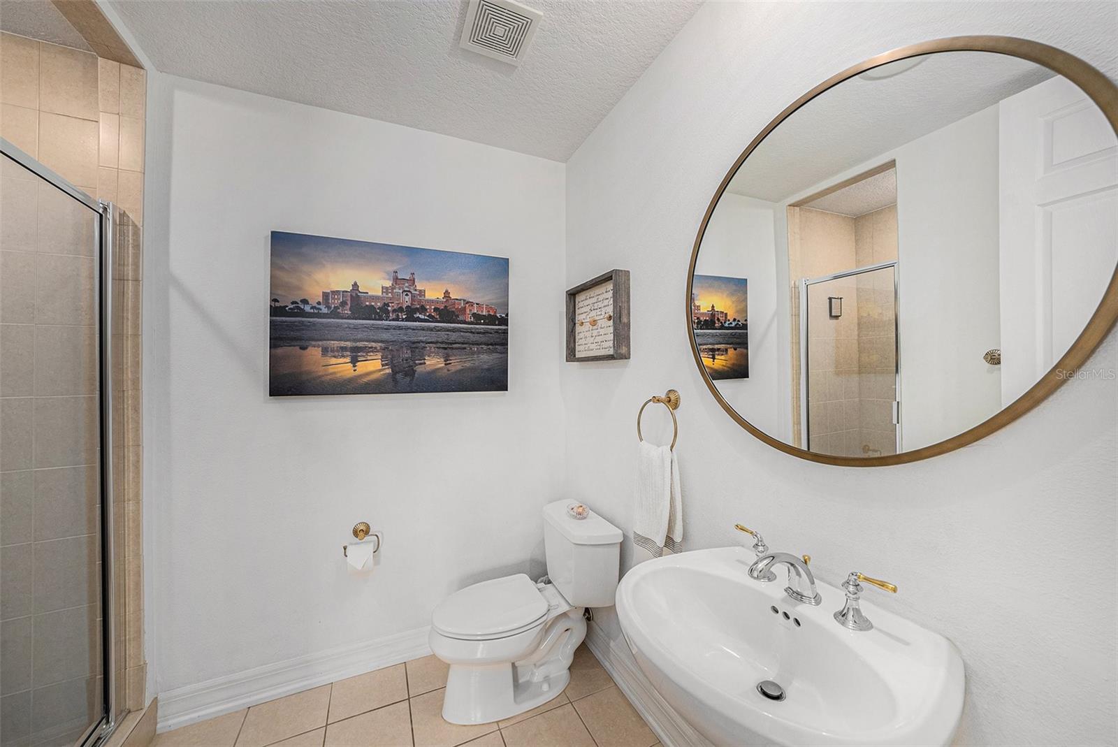 Image 12 of 35 For 1731 Watrous Avenue 202