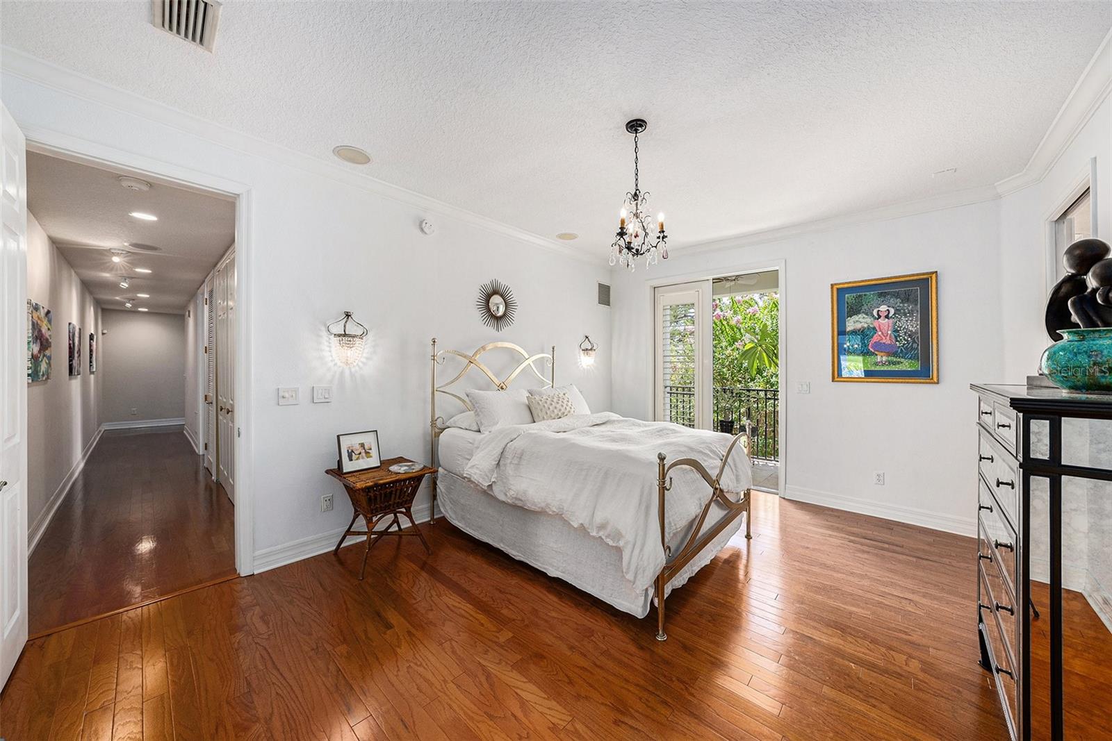Image 18 of 35 For 1731 Watrous Avenue 202