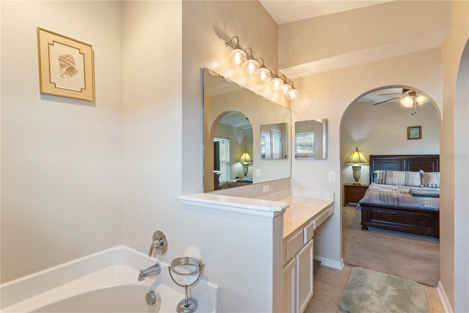 Image 10 of 18 For 7804 Country Chase Avenue